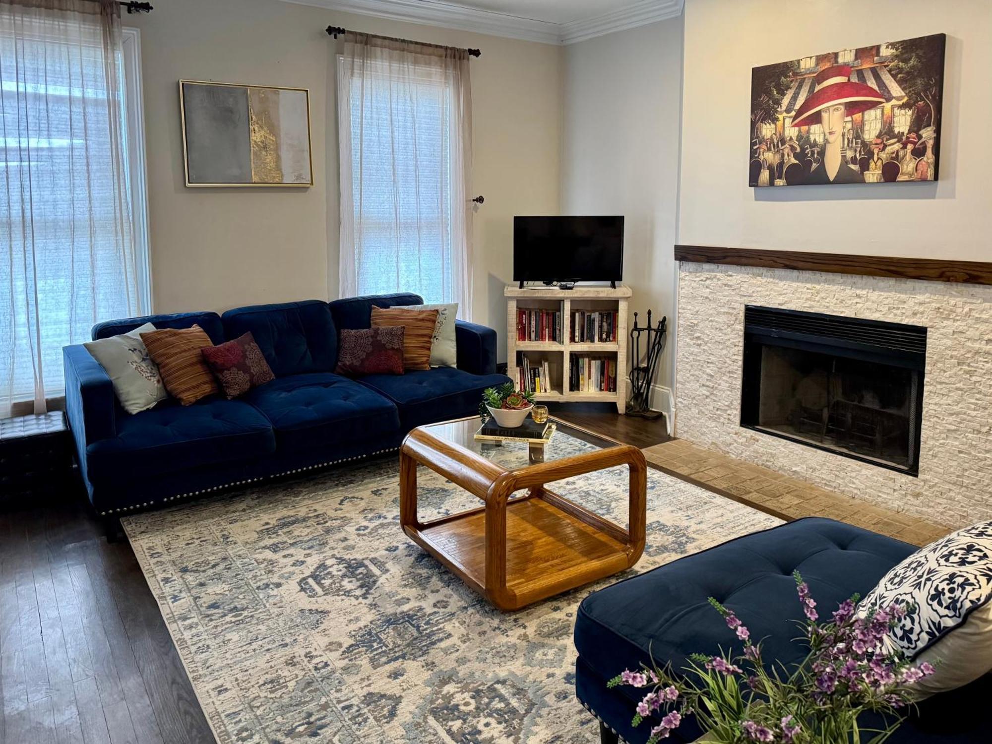 3 Bedroom Spacious Home In Ideal Location W Free Parking Back Yard Pets Welcome シカゴ エクステリア 写真